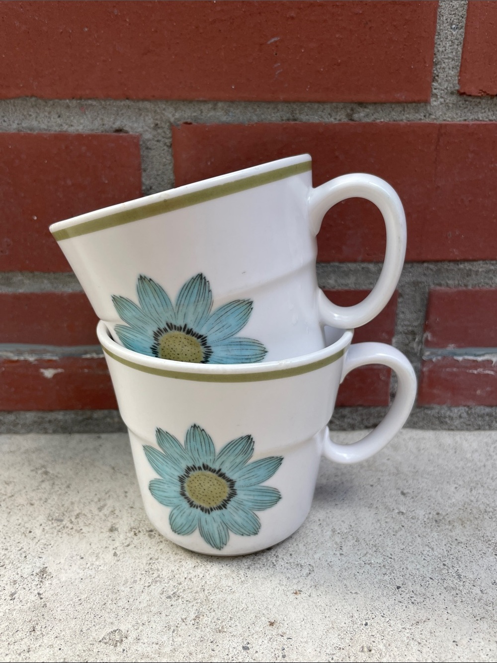 Noritake Progression China UP-SA DAISY Made in Japan Set of 2 Mugs AS IS